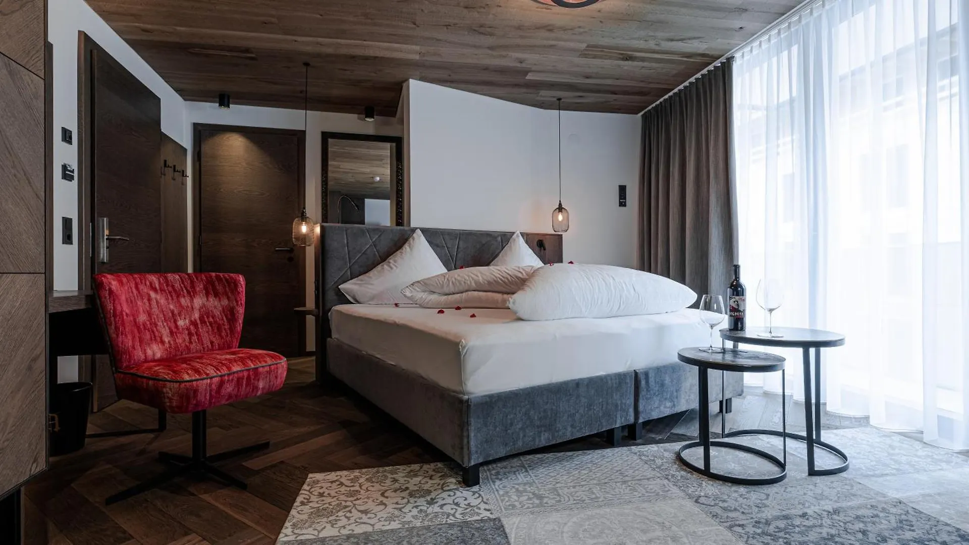 Hotel Alpina Ischgl 4*,  Austria